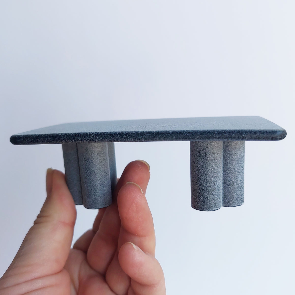 Clover Column Dollhouse Coffee Table 1:12 - Unpainted