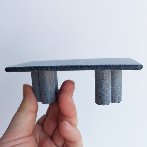 Clover Column Dollhouse Coffee Table 1:12 - Unpainted