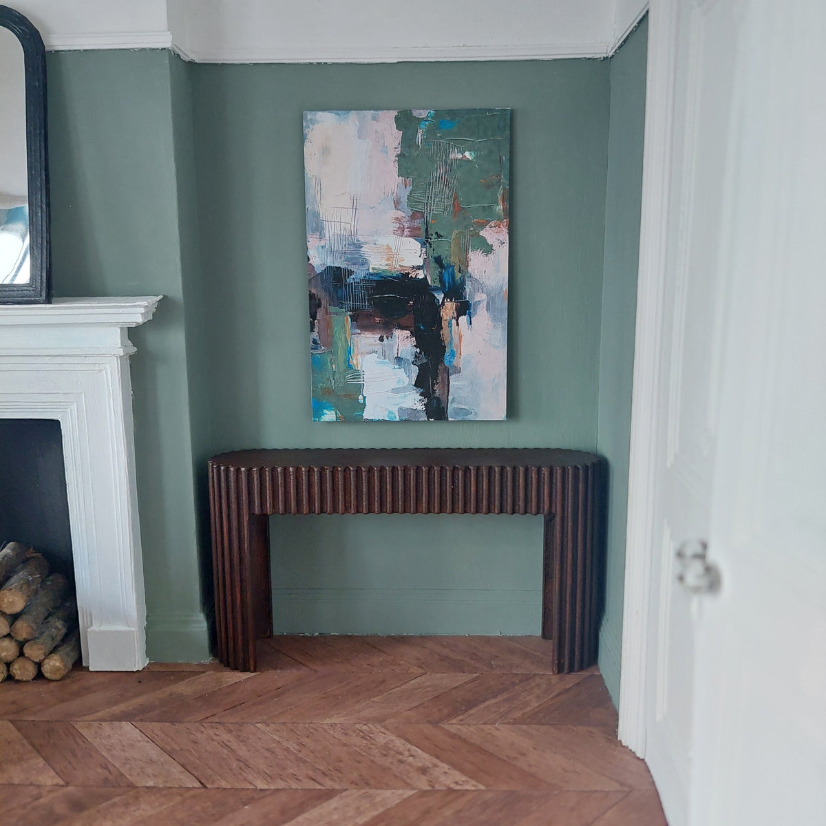 Full Fluted Console Table 1:12 - Unpainted