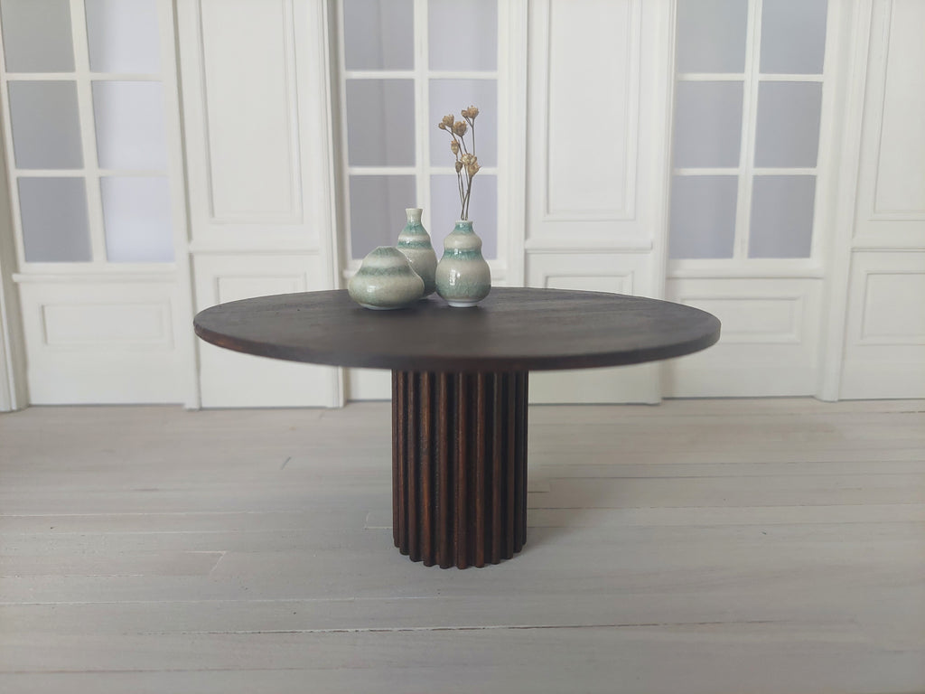 Fluted Round Dollhouse Dining Table 1:12 - Unpainted